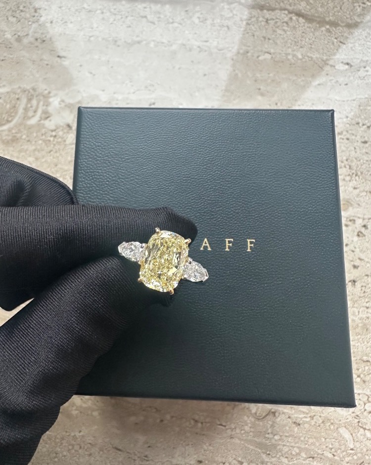 Кольцо Graff с бриллиантом 4 40ct FY/VS2