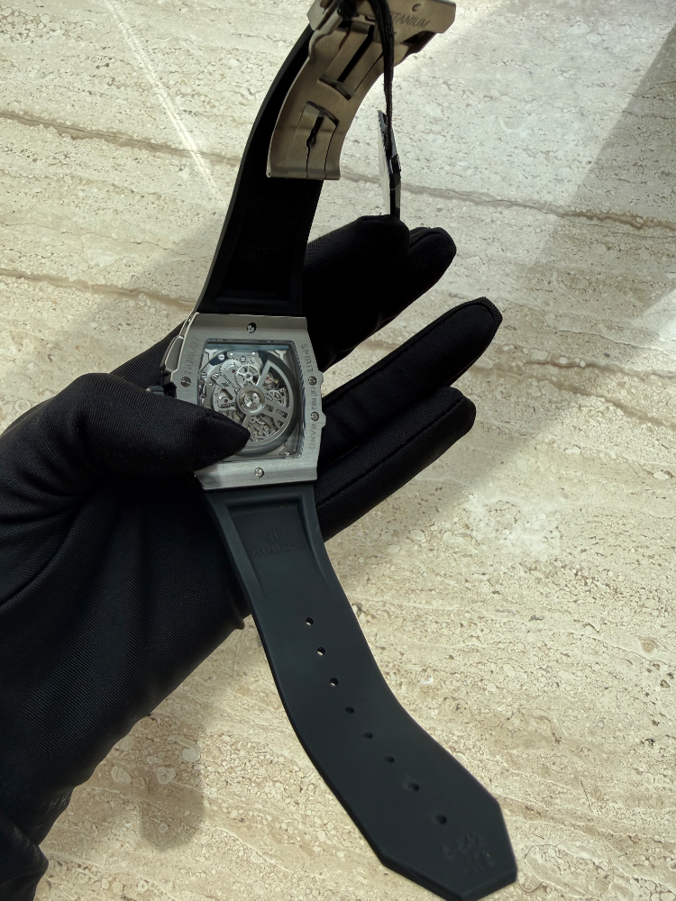Часы Hublot SPIRIT OF BIG BANG 642.NX.7170.RX