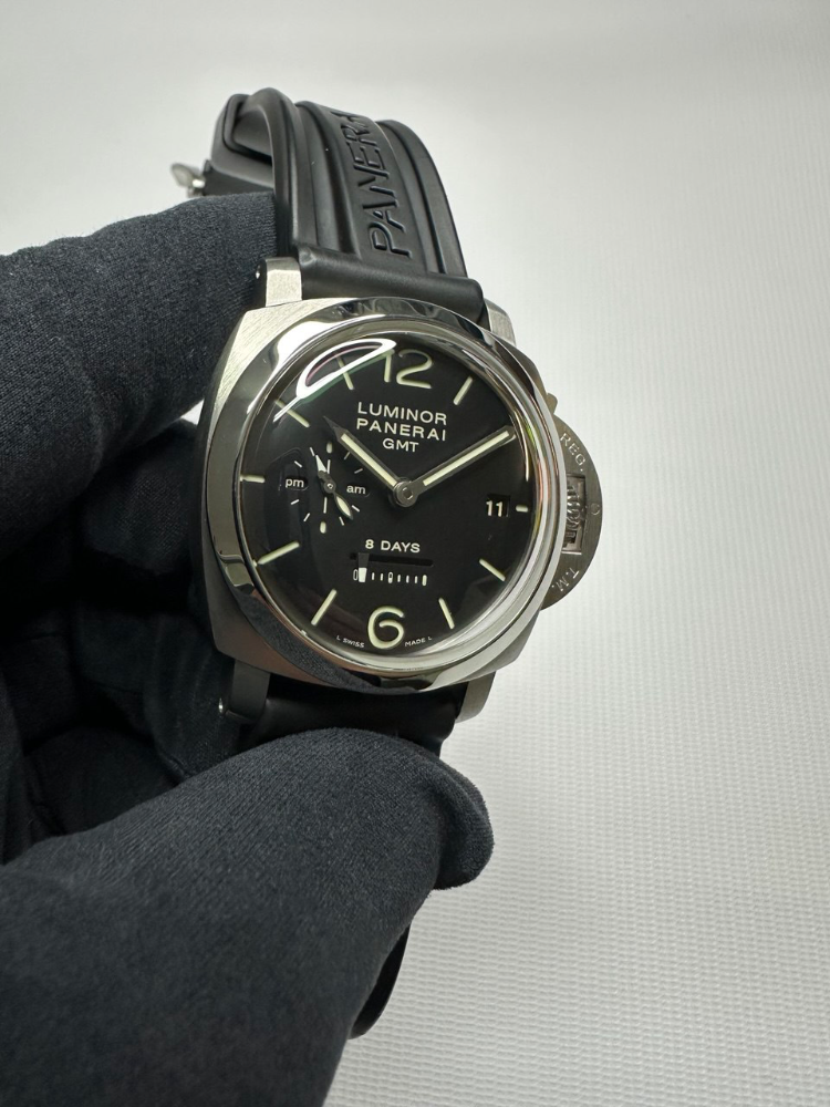 Часы Panerai Officine Luminor 8 Days GMT 44 mm PAM00233
