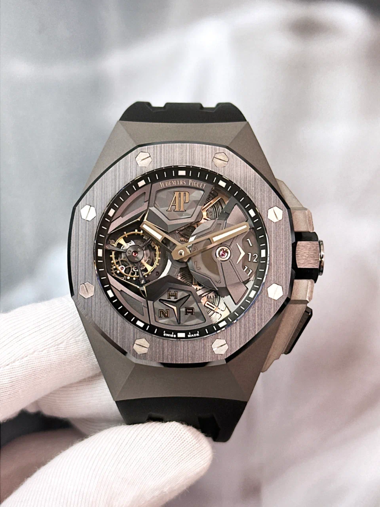 Часы AUDEMARS PIGUET ROYAL OAK CONCEPT FLYING TOURBILLON GMT 44 MM 26589IO.OO.D002CA.01