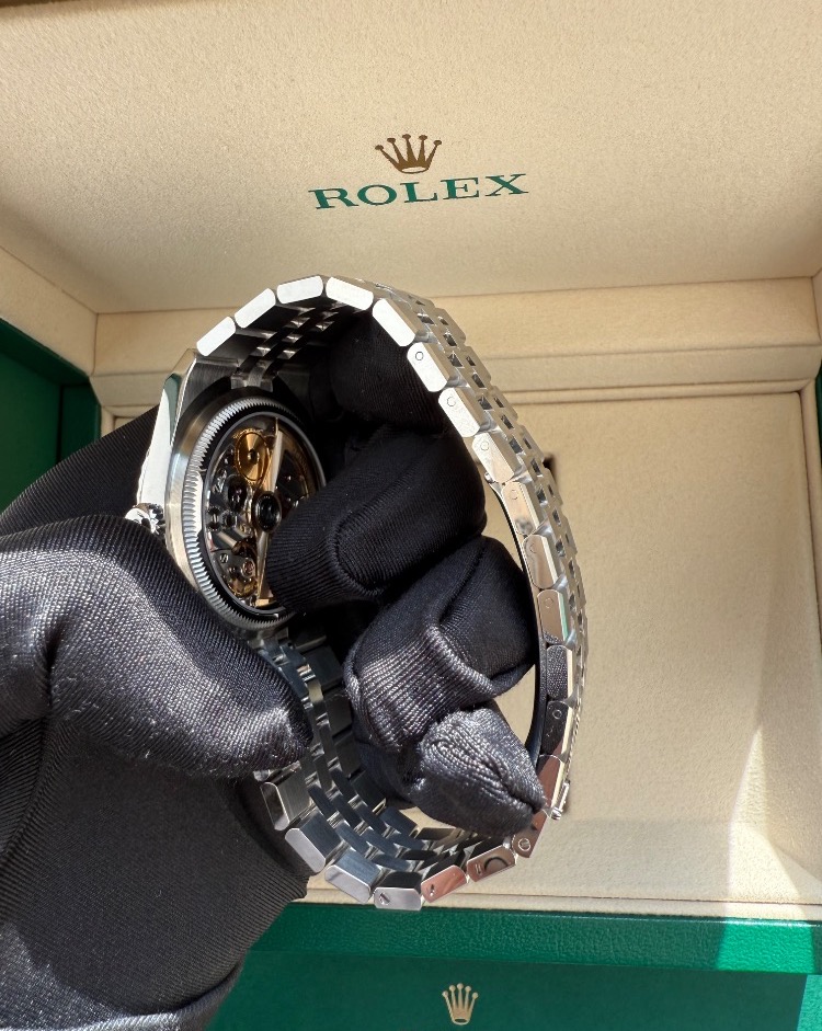 Часы Rolex LAND-DWELLER 40мм 127334-0001