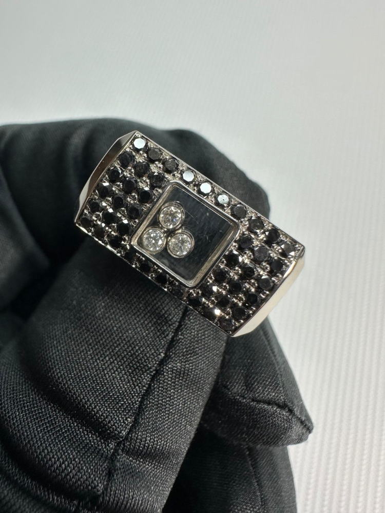 Кольцо Chopard Happy Diamonds black diamonds.