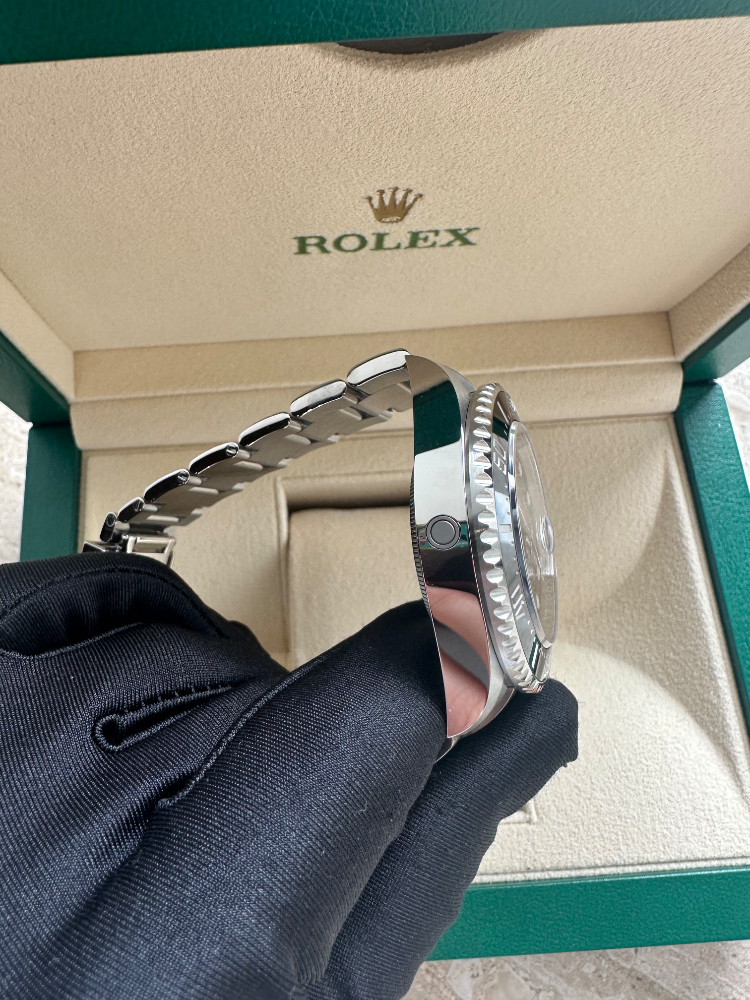 Часы Rolex SEA-DWELLER 126600
