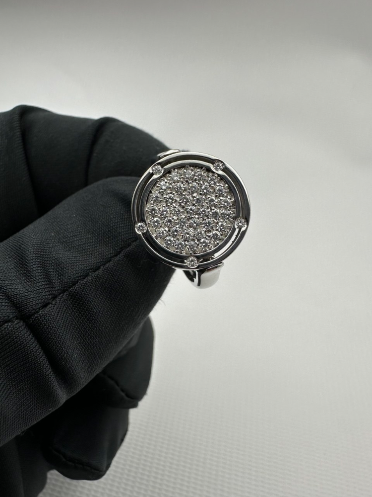 Кольцо Damiani D.Side Brad Pitt.