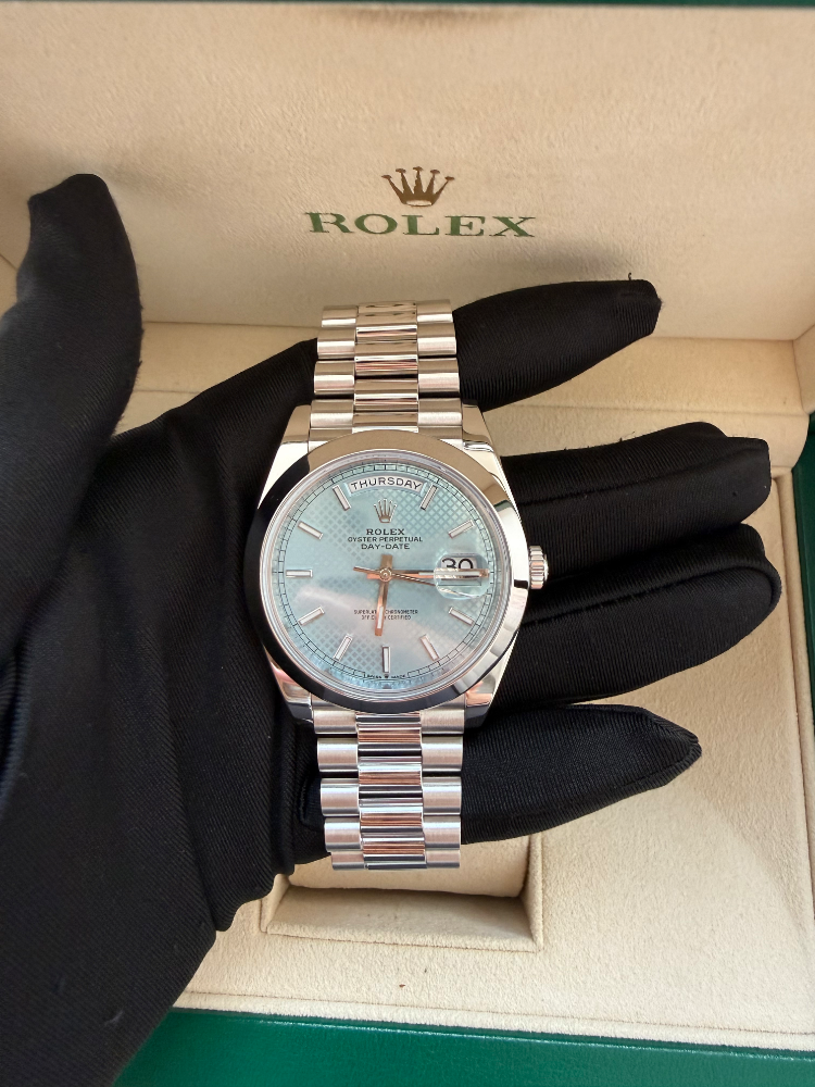 Часы Rolex Day-Date 40 mm Platinum 228206-0004