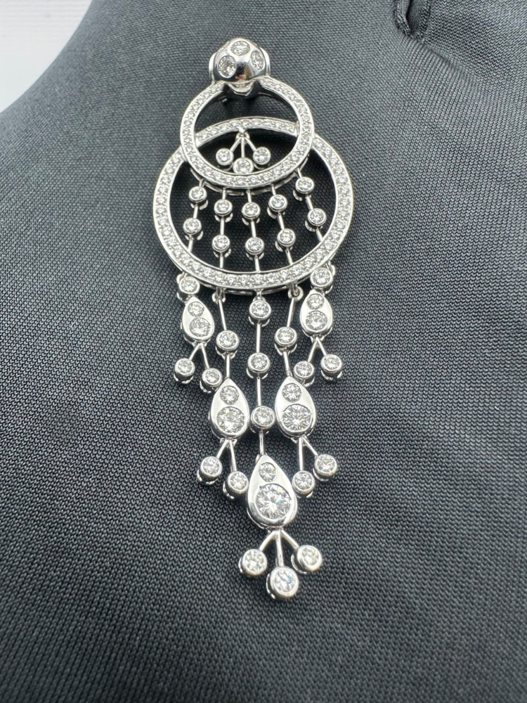 Подвеска No name с бриллиантами.