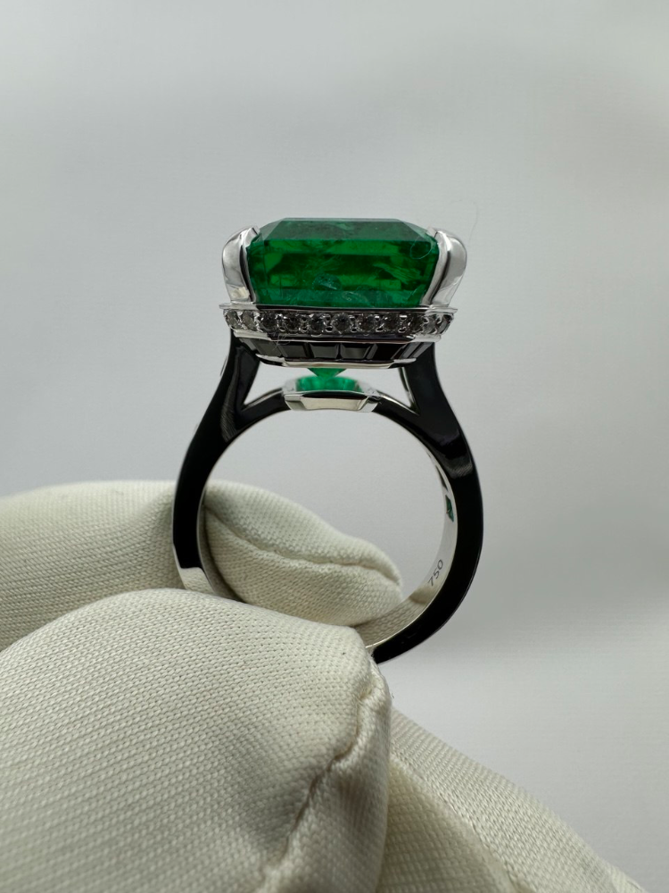 Кольцо No name с изумрудом 16 03ct Vivid green