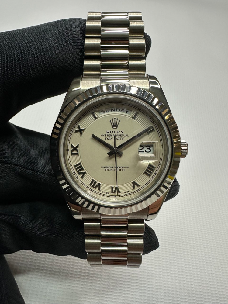 Часы Rolex DAY-DATE II 41MM WHITE GOLD 218239