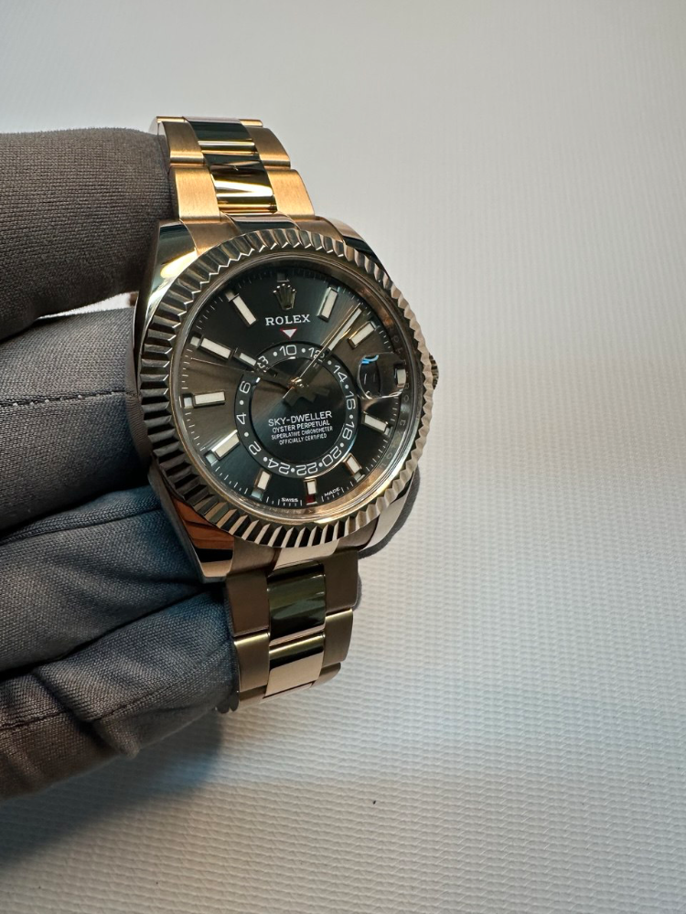 Часы Rolex Sky-Dweller 42mm Everose Gold 326935