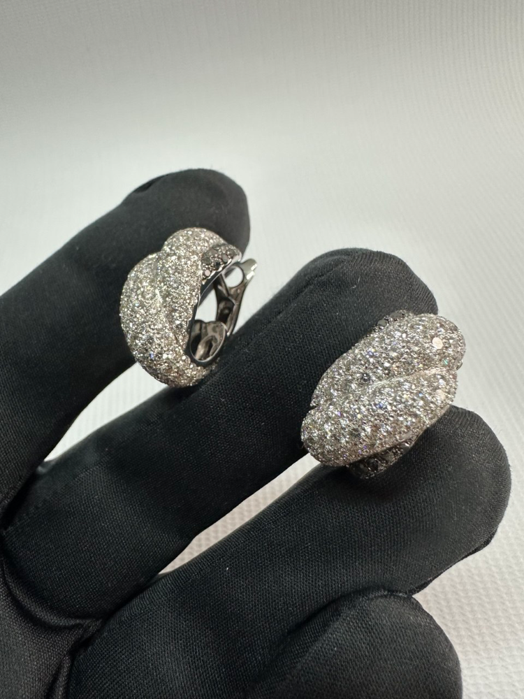 Серьги Chopard HAPPY DIAMONDS 18K WHITE GOLD AND DIAMONDS 844108-1001