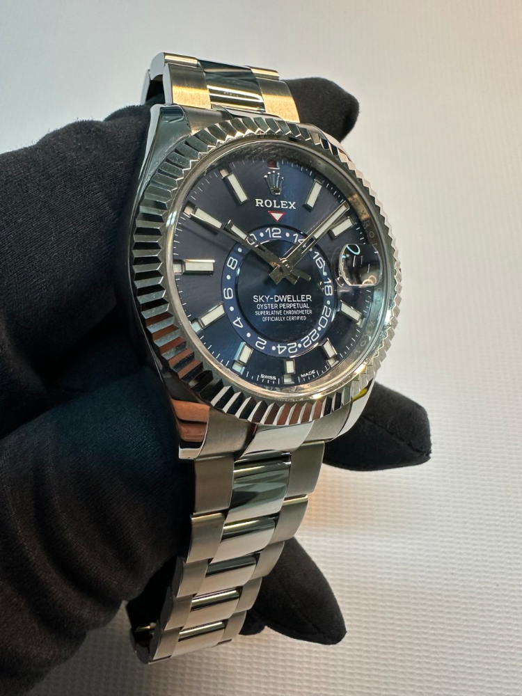 Часы Rolex SKY-DWELLER 42MM STEEL AND WHITE GOLD