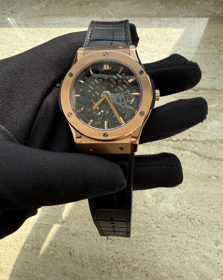 Часы Hublot Classic Fusion Ultra-Thin Skeleton King Gold 45 515.OX.0180.LR