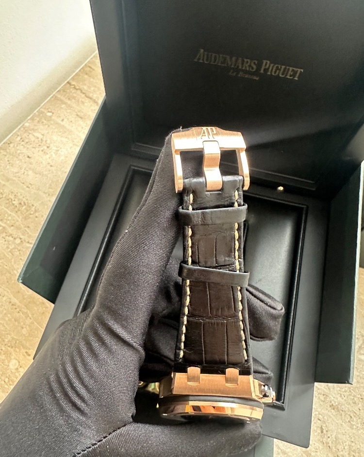 Часы AUDEMARS PIGUET ROYAL OAK OFFSHORE CHRONOGRAPH 42мм 26470OR.OO.A002CR.02.A