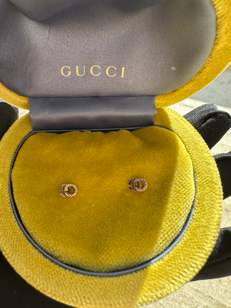 Серьги GUCCI Interlocking G Gold Stripe Stud Earrings YBD65221900100U