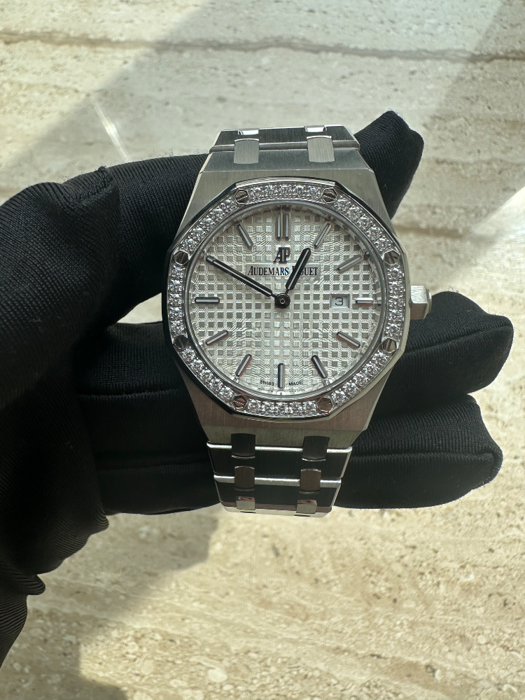 Часы AUDEMARS PIGUET Royal Oak Quartz Steel 67651ST.ZZ.1261ST.01