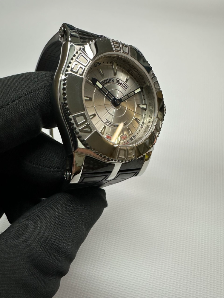 Часы Roger Dubuis EASY DIVER SE46 56 9 3.53