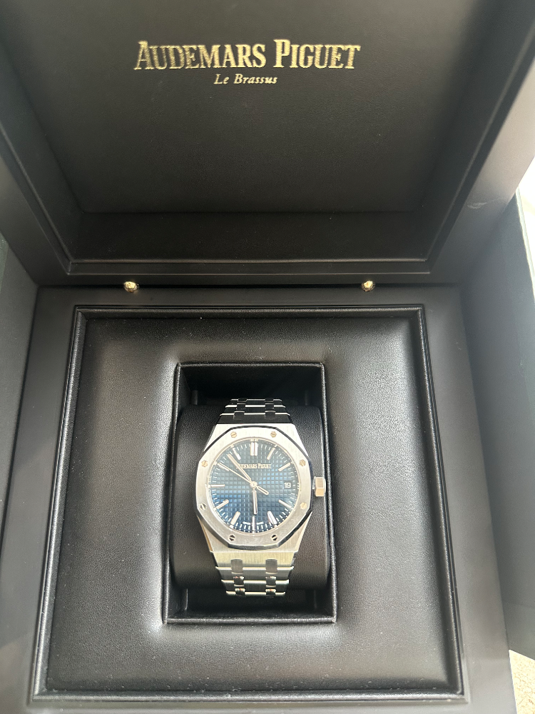 Часы AUDEMARS PIGUET ROYAL OAK 37 mm 15550ST.OO.1356ST.06