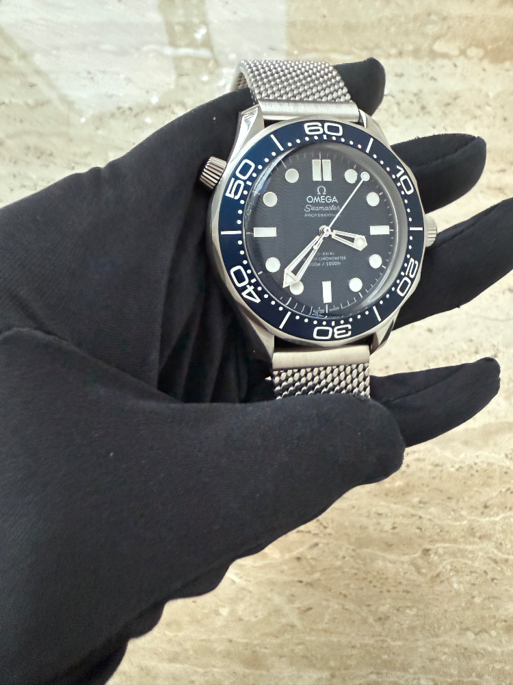 Часы Omega JAMES BOND 60TH ANNIVERSARY SEAMASTER DIVER 300M 42 ММ 210.30.42.20.03.002