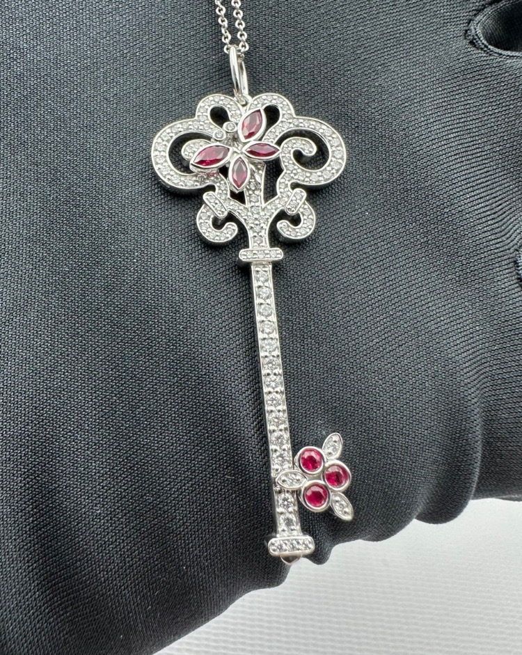 Подвеска Tiffany&Co. Tiffany Keys -ключ Enchant со стрекозой.