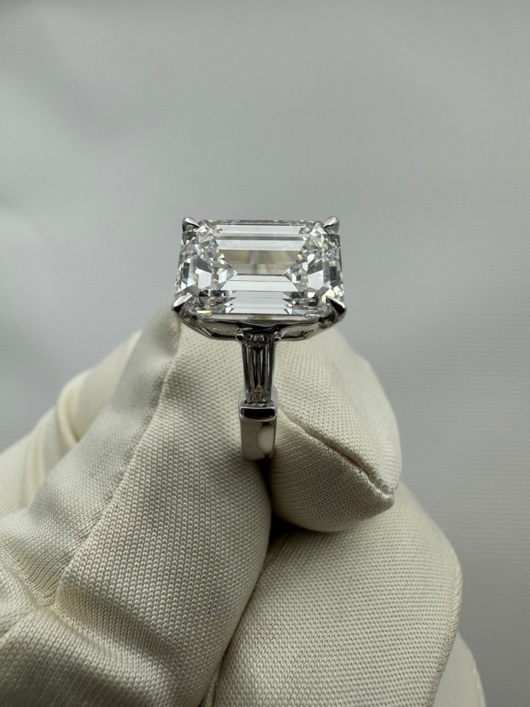 Кольцо No name EMERALD DIAMOND 5 18ct F/VVS1 RING (GIA)