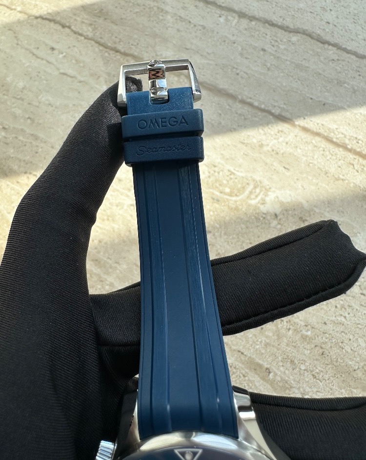 Часы Omega Seamaster Diver 300 m 210.32.42.20.03.001