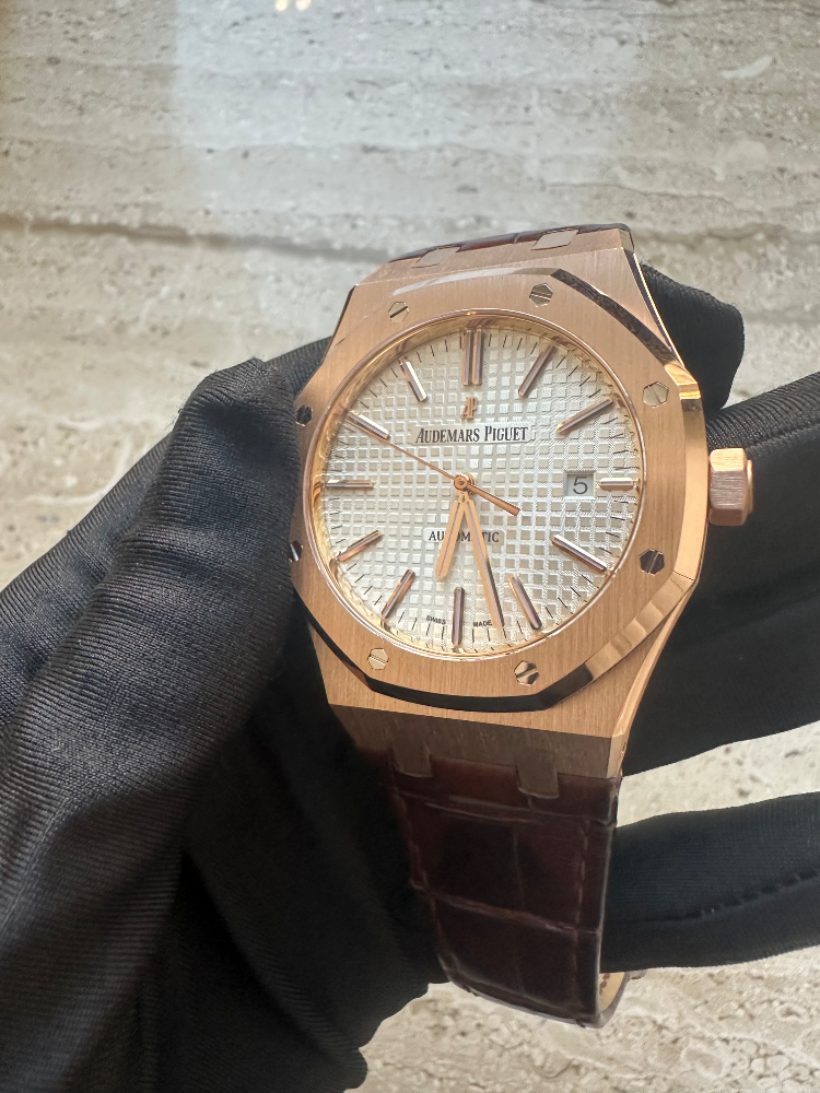 Часы AUDEMARS PIGUET Royal Oak Selfwinding 41 mm 15400OR.OO.D088CR.01