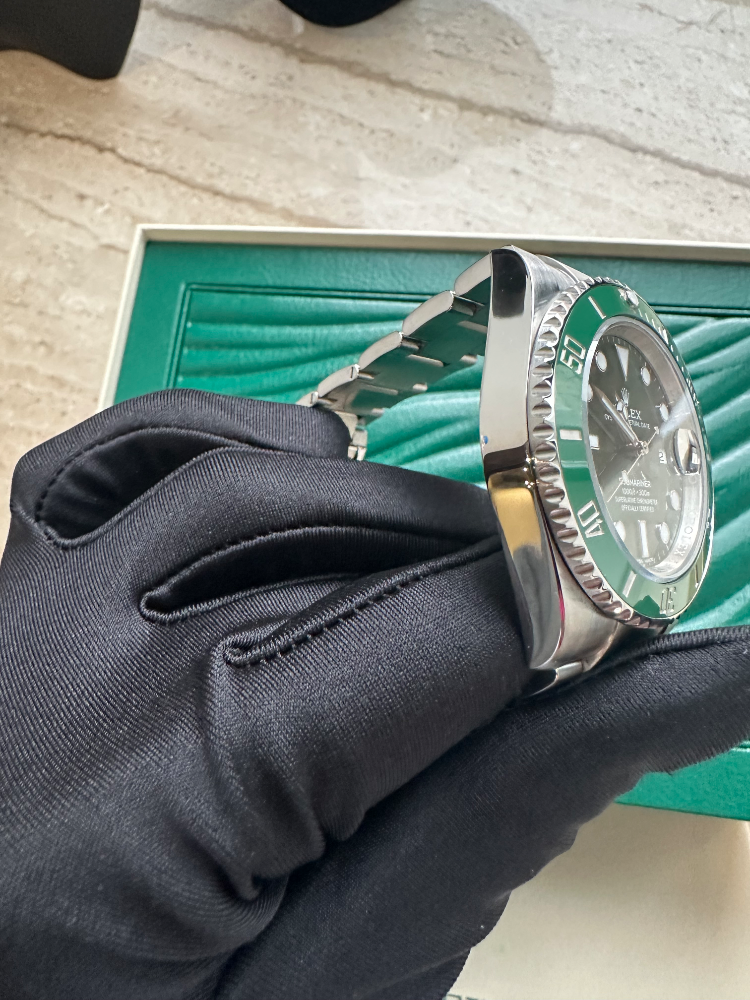 Часы Rolex Submariner Date 40mm Steel Ceramic 116610LV Hulk 