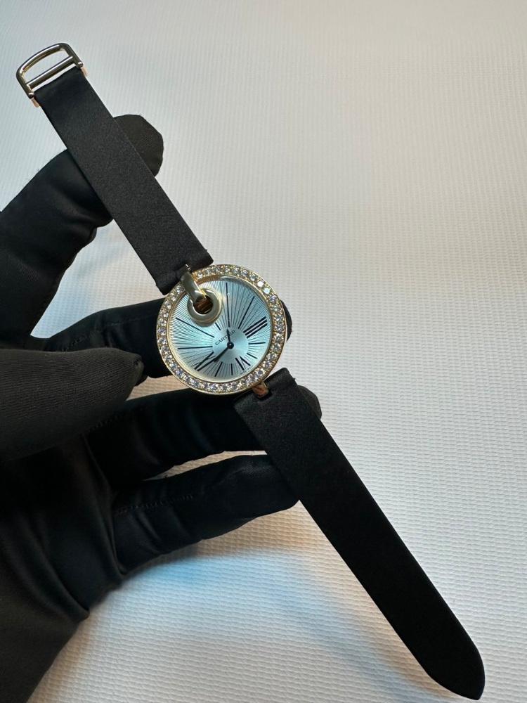 Часы Cartier Captive WG600011