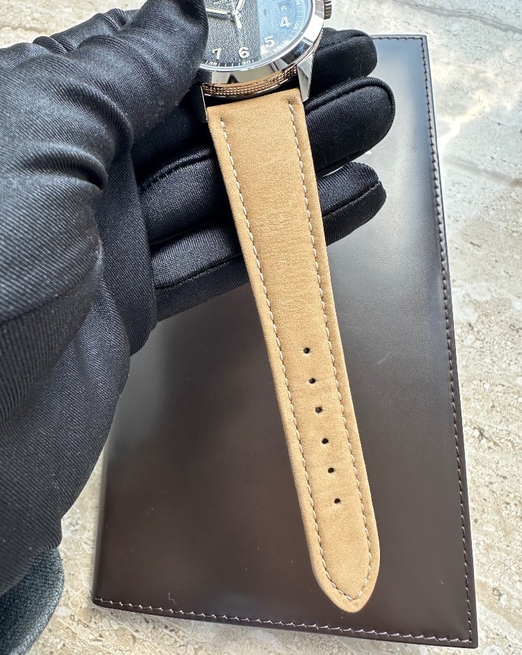 Часы Patek Philippe Calatrava 5226G-001.