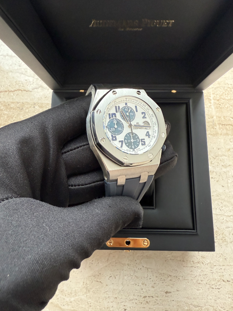 Часы AUDEMARS PIGUET ROYAL OAK OFFSHORE NAVY CHRONOGRAPH 26170ST.OO.D305CR.01
