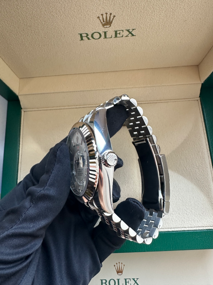 Часы Rolex Sky-Dweller 42mm Steel and White Gold 336934-0004