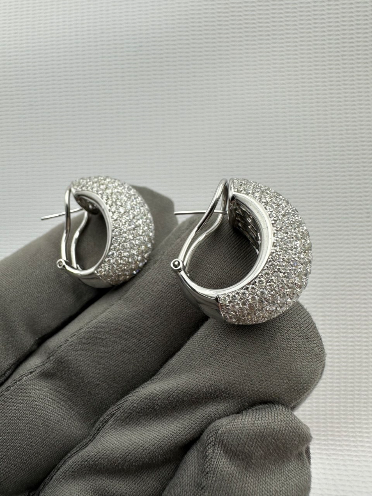 Серьги RALFDIAMONDS с бриллиантовым паве.