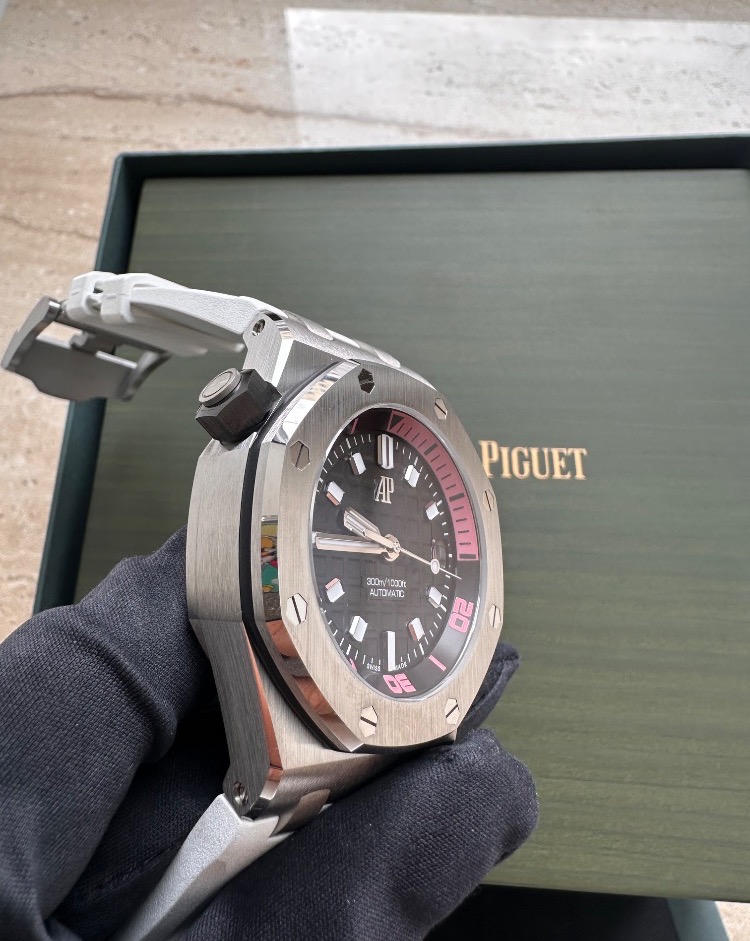 Часы AUDEMARS PIGUET ROYAL OAK OFFSHORE DIVER 15720ST.OO.A010CA.01