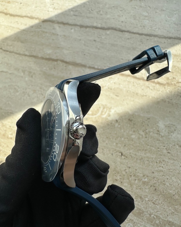 Часы Omega Seamaster Diver 300 m 210.32.42.20.03.001