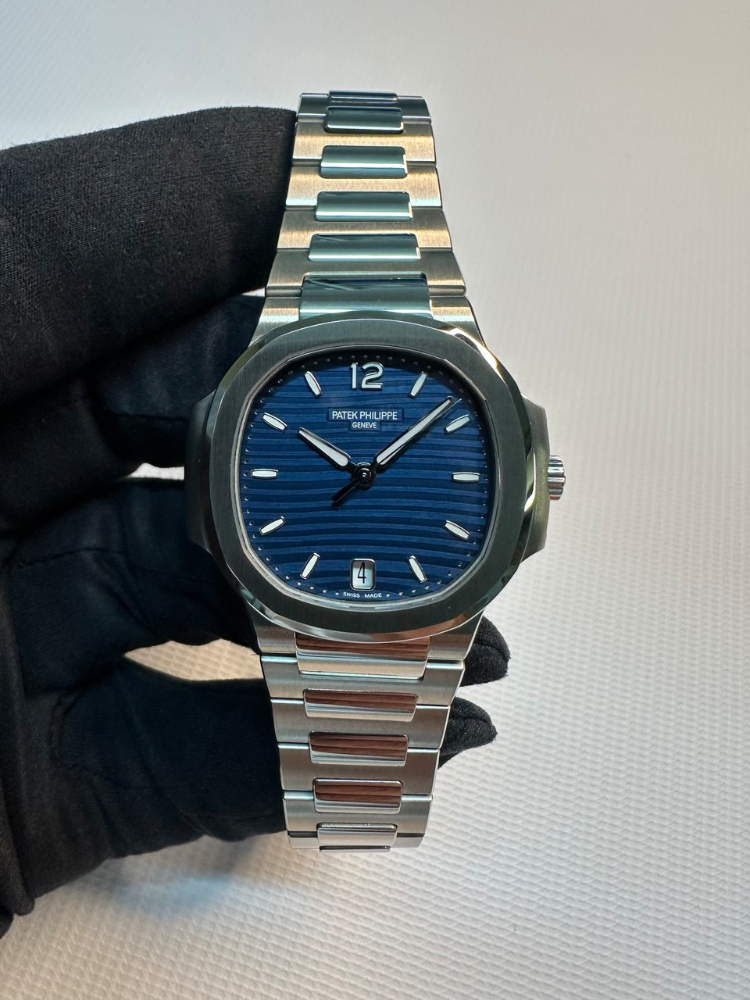 Часы Patek Philippe Nautilus Lady 7118/1A-001