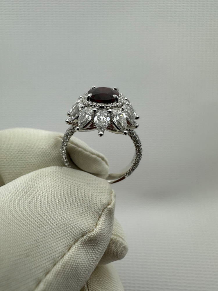 Кольцо No name с рубином 2.00ct и бриллиантами.