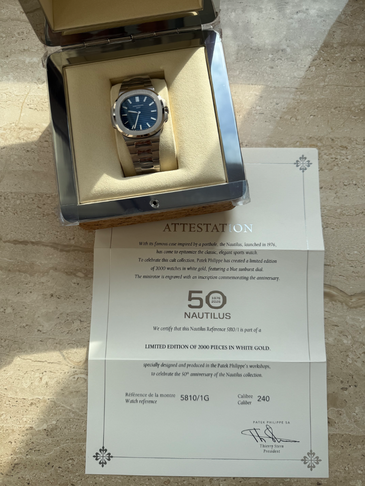 Часы Patek Philippe Nautilus 5810/1G-001 50th Anniversary
