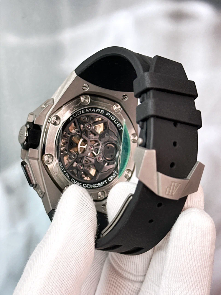 Часы AUDEMARS PIGUET ROYAL OAK CONCEPT FLYING TOURBILLON GMT 44 MM 26589IO.OO.D002CA.01