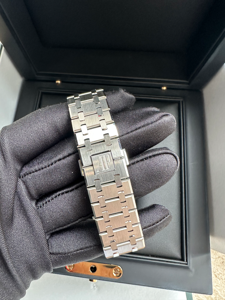 Часы AUDEMARS PIGUET ROYAL OAK SELFWINDING 15510ST.OO.1320ST.08