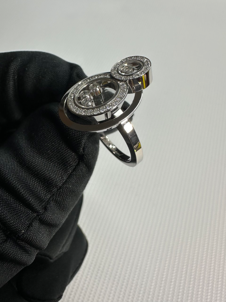 Кольцо Chopard Happy Diamonds 829210-1039