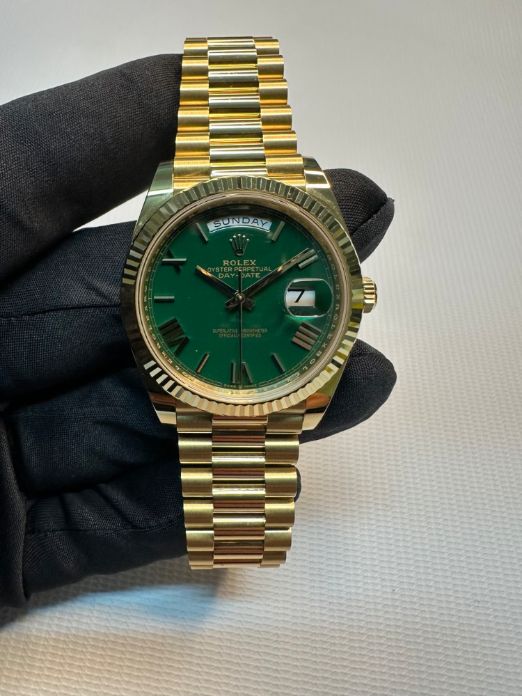 Часы Rolex Day-Date 40 mm Yellow Gold 228238-0061