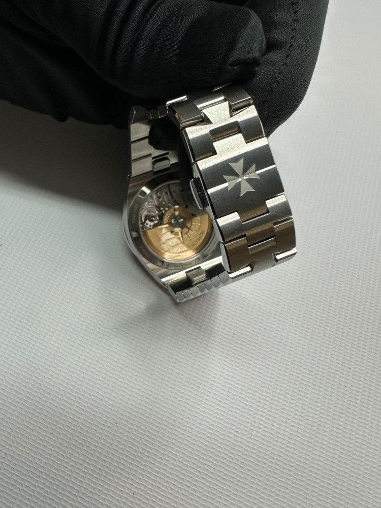 Часы Vacheron Constantin OVERSEAS 4520V/210A-B128