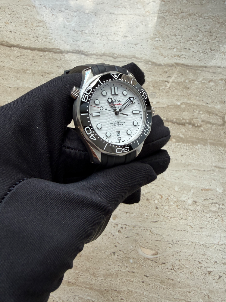 Часы Omega SEAMASTER DIVER 300M 210.32.42.20.04.001