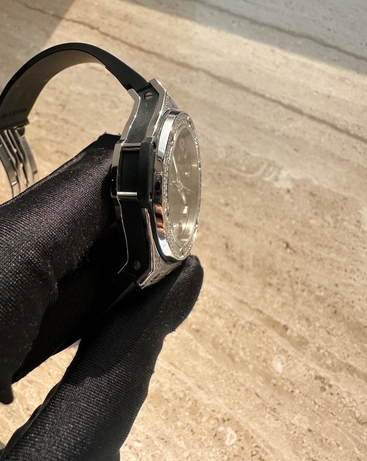 Часы Hublot Big Bang Steel Pave 38mm 361.SX.1270.RX.1704