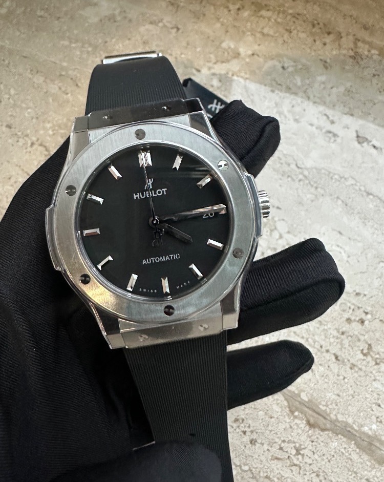 Часы Hublot Classic Fusion Automatic 45 mm 511.NX.1171.RX