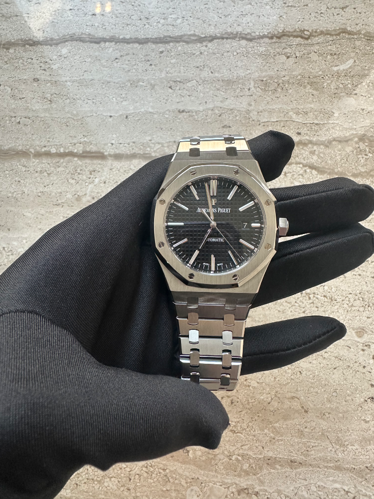 Часы AUDEMARS PIGUET Royal Oak Selfwinding 41 mm 15400ST.OO.1220ST.01