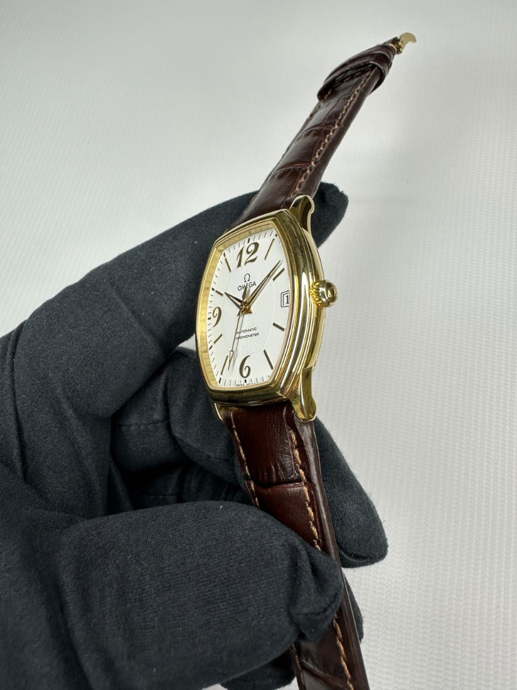 Часы Omega De Ville Prestige Tonneau Chronometer 4603.21.02