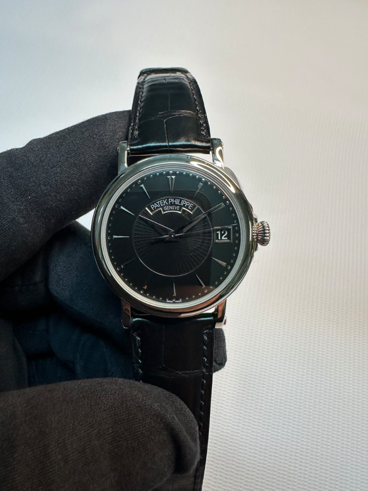 Часы Patek Philippe Calatrava 5153G-001