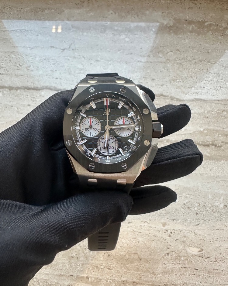 Часы AUDEMARS PIGUET Royal Oak Offshore Chronograph 43 mm 26420SO.OO.A002CA.01