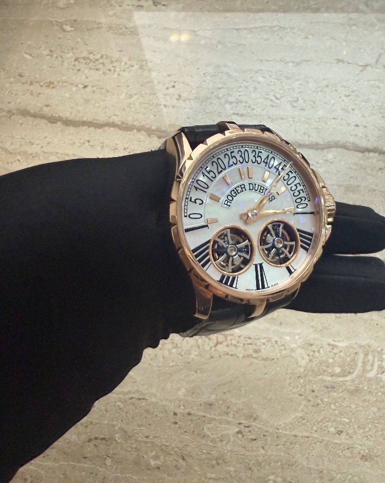 Часы Roger Dubuis EXCALIBUR DOUBLE TOURBILLON EX45 01 5 N1.67A
